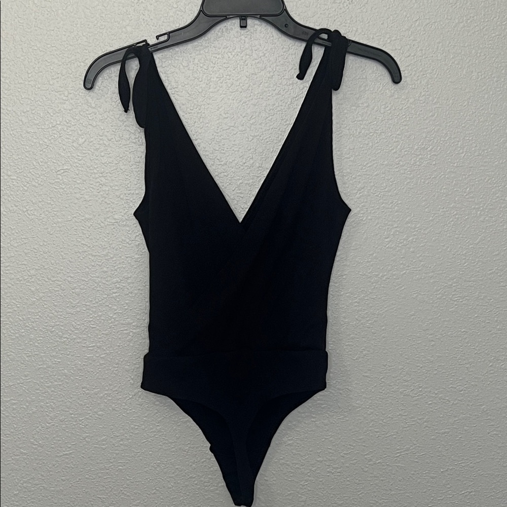 Aritzia Wilfred Free Cross Front Knit Bodysuit Black Size Small